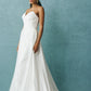 Vestido de Novia en corte de sirena con mangas de encaje escote V
