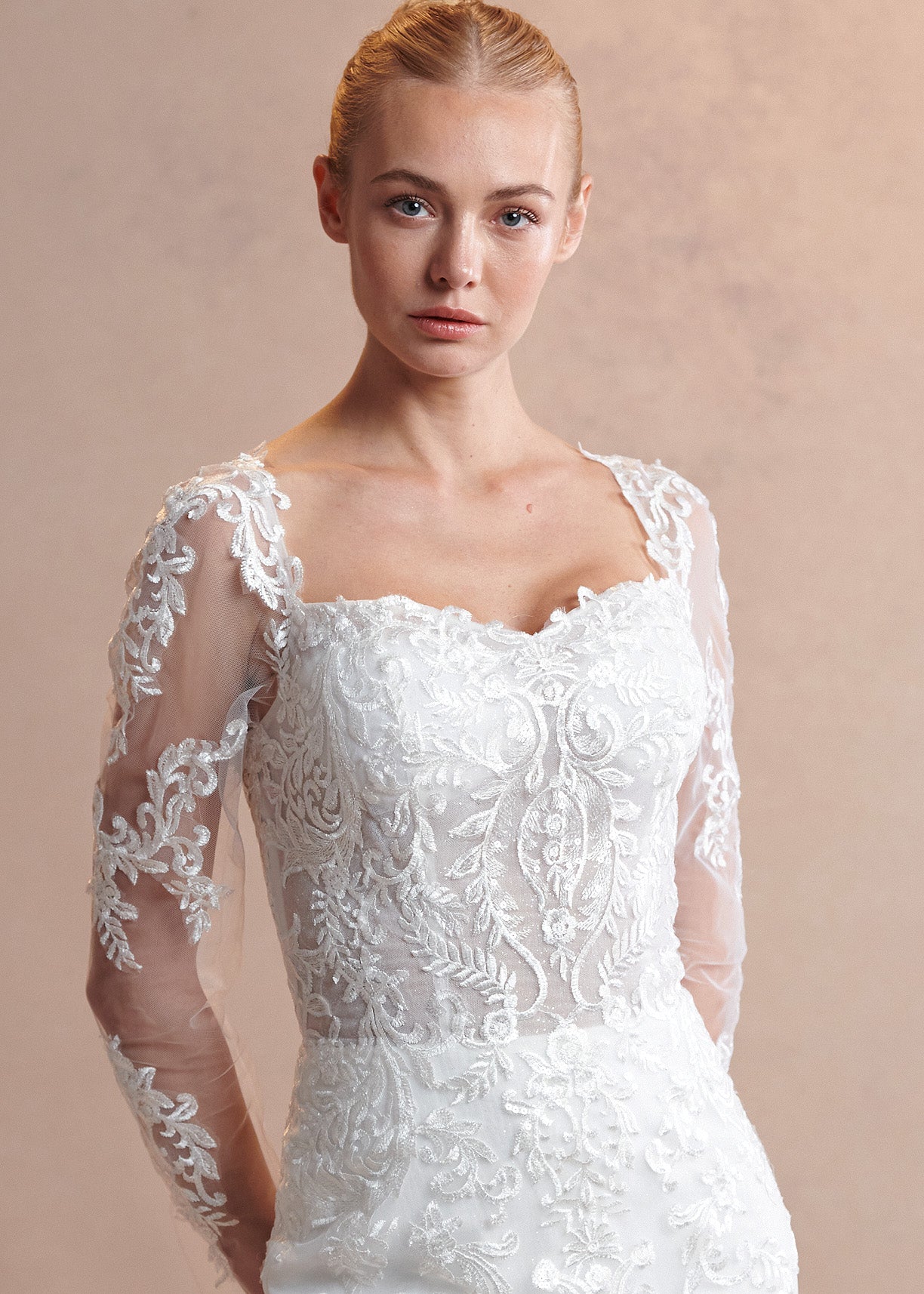Vestido de Novia Manga Larga y Escote Corazón