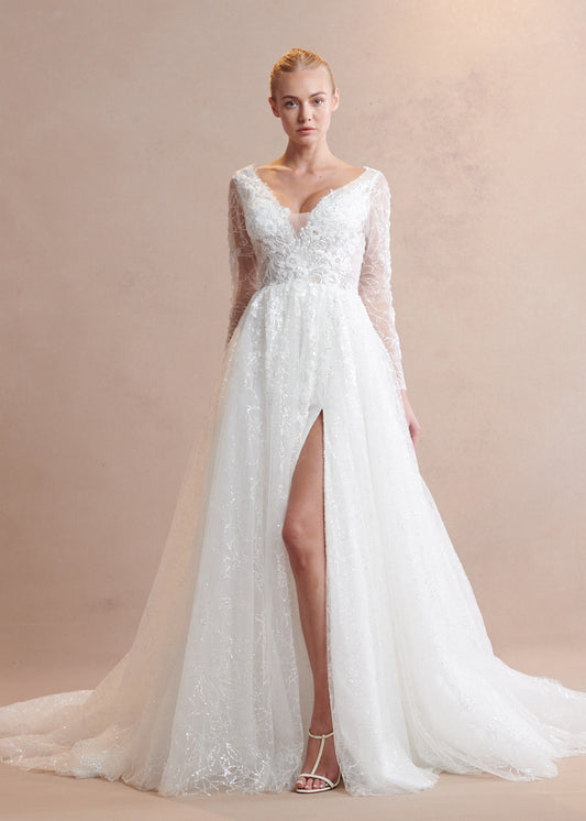 Vestido de Novia en Linea A en Encaje con Apertura en Pierna, Color Off White