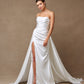Vestido de Novia Corte Sirena con Abertura Sin Tirantes.