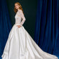Vestido de Novia en Corte Princesa, Con  Manga Larga, Escote Ilusión, con Bolsillos Laterales, Color Off White