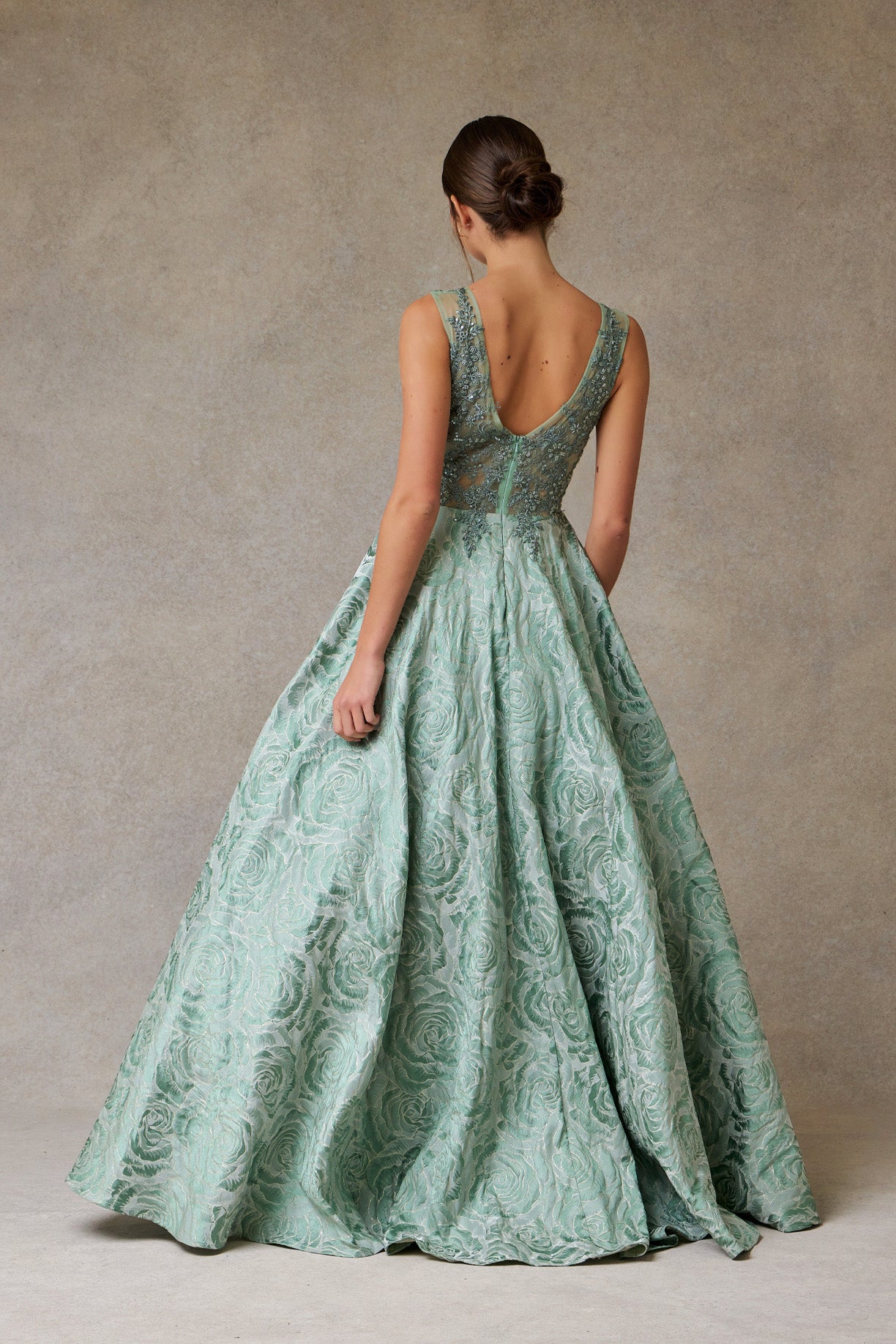 Vestidoen línea A Con Bolsos Laterales Con Detalles de Encaje Color Sage.