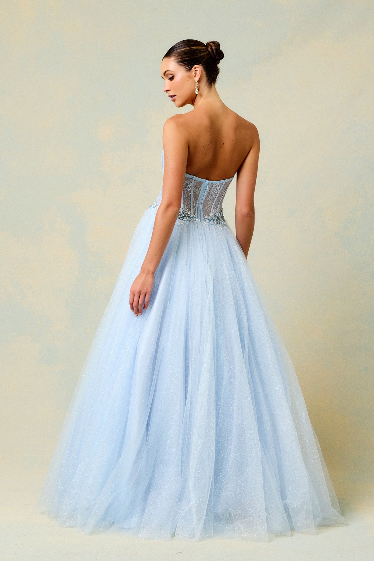 Vestido en Corte en A Sin Tirantes Escote en Forma de Corazón Color Ice Blue.