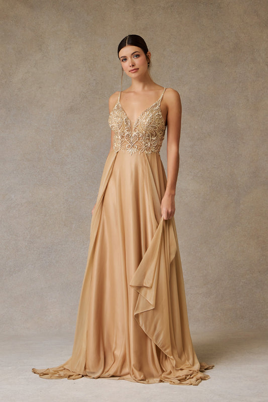Vestido de Chifón en Corte A, Con Tirantes y Escote Bordado en V, con Espalda Descubierta, Color Gold