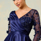 Vestido en Líneas A Con Manga Larga y Cuello en V Color Navy.