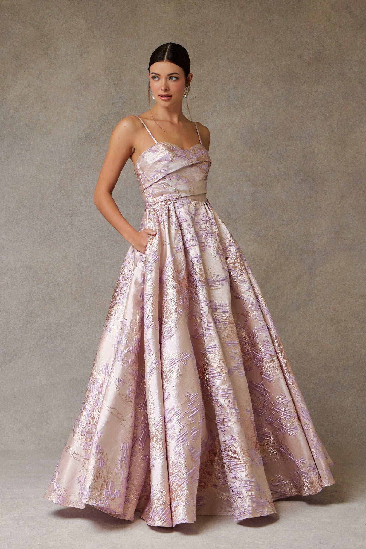 Vestido en Linea A Escote de Corazón con Tirantes Estampado Color Blush Lilac