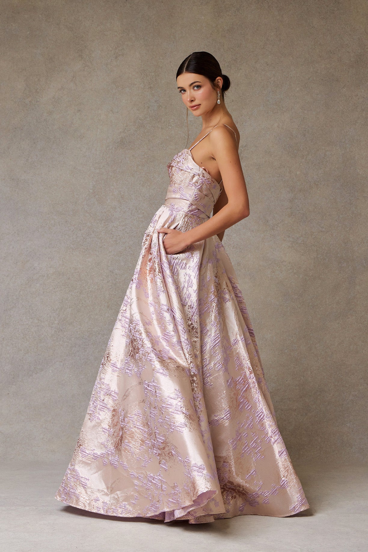 Vestido en Linea A Escote de Corazón con Tirantes Estampado Color Blush Lilac