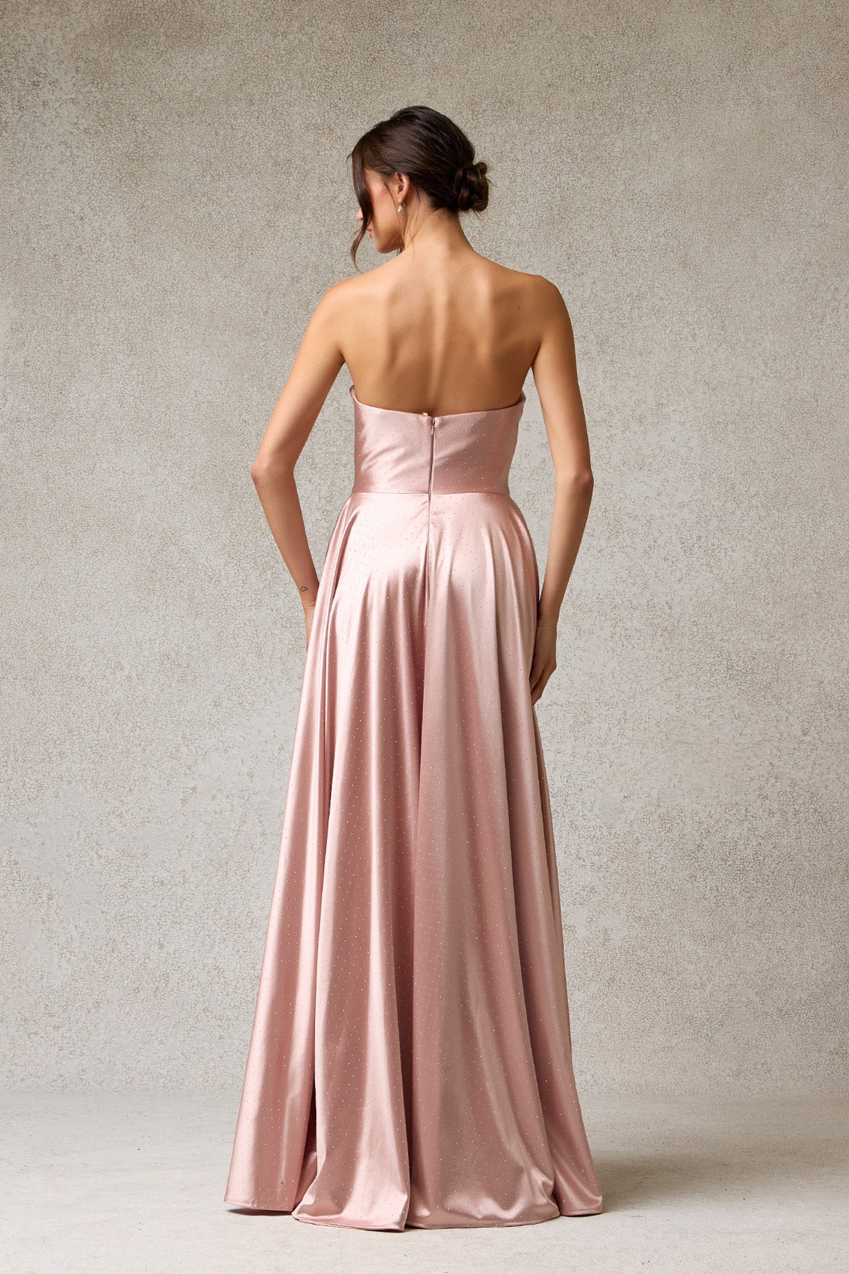 Vestido Corte en A Cuello Redondo con Aplicaciones. (Dos Colores)