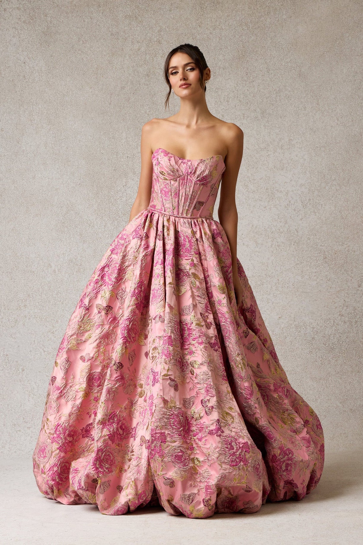 Vestido Corte en A  Sin tirantes y Escote Redondo con Bolsillos laterales con Cintas en la Espalda Color Dusty Rose print