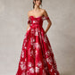 Vestido Línea A de sáten  Hombros Descubiertos Escote Corazón Color Red Print.