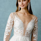 Vestido de Novia de Satén en Corte A, con Manga Larga, Escote en V Profundo y Abertura en la Pierna, Color Off White