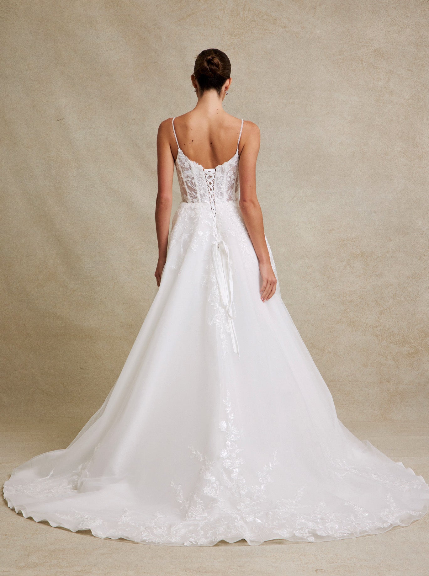 Vestido de Novia Corte en A de Tul y Encaje Bordado con Lentejuelas, Color Off White