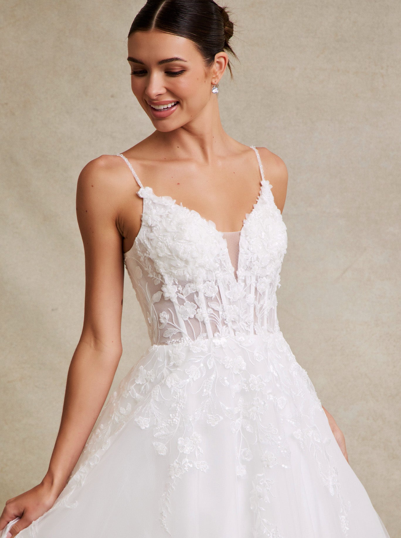 Vestido de Novia Corte en A de Tul y Encaje Bordado con Lentejuelas, Color Off White