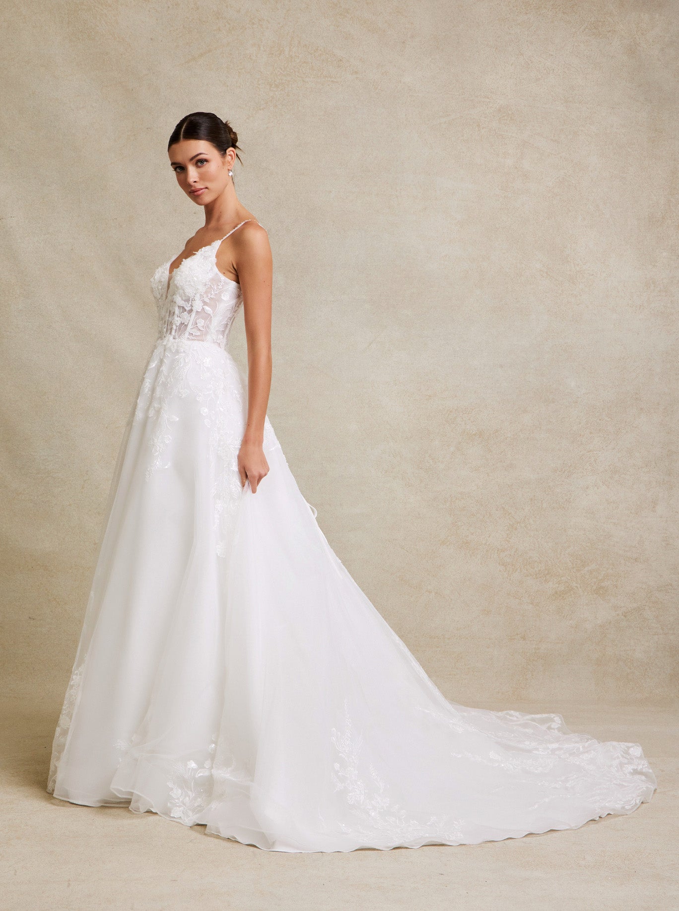 Vestido de Novia Corte en A de Tul y Encaje Bordado con Lentejuelas, Color Off White