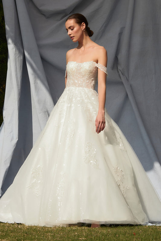 Vestido de Novia Corte en A con Hombros Descubiertos de Tul Bordado con Brillos, Cuentas y Lentejuelas, Color Off White