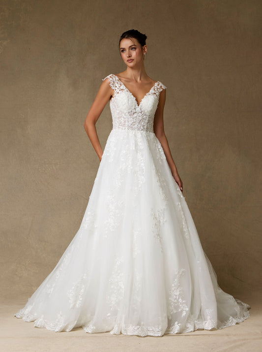 Vestido de Novia en Corte A, de Tul Bordado con Lentejuelas y Perlas, con Escote en V y Tirantes de Encaje, Color Off White