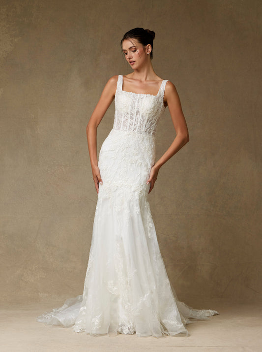Vestido de Novia, Corte Sirena, Escote Cuadrado y Tirantes, de Tul  Bordado, Color Off White