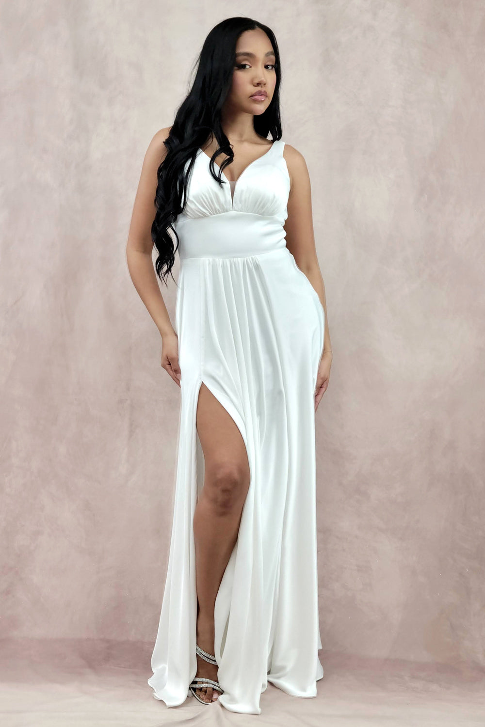 Vestido de Novia en Corte A, Escote en V, Falda Fluida y Abertura en la Pierna, Color White