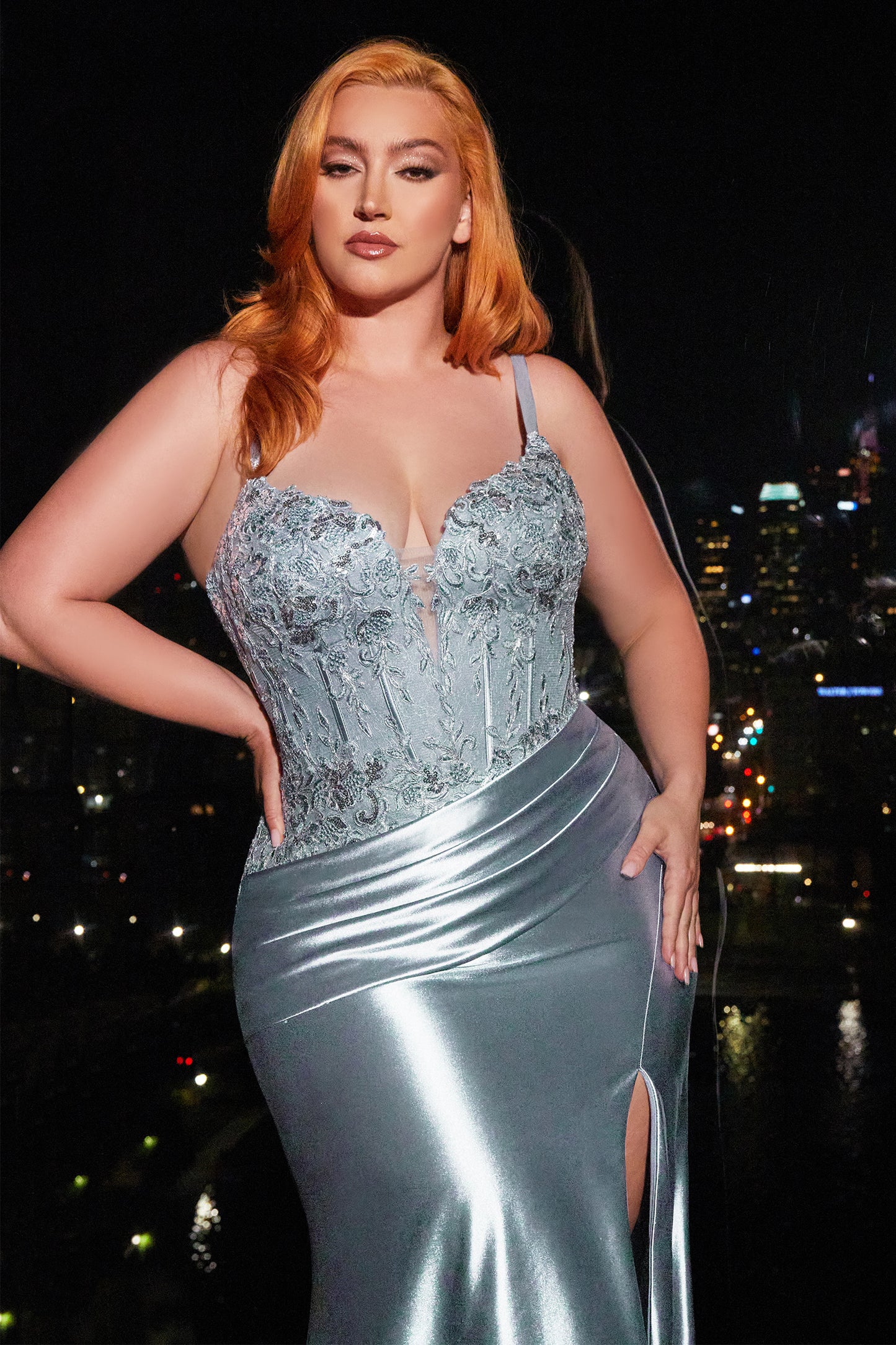 Vestido de Satén con Detales de Encaje Curvy. (Varios Colores)