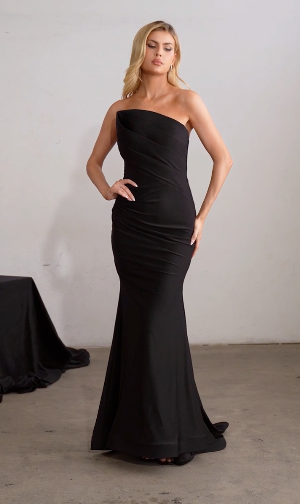 Vestido Corte Sirena Escote plisado asimétrico (Varios Colores)