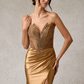 Vestido de Satén sin Tirantes con Escote en V y Detalle de Lentejuelas en el Corpiño, Color Bronze