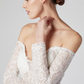 Vestido de Manga Larga, Hombros fuera y cuello en Forma de corazón.