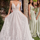 Vestido de Novia de Encaje y Chaqueta Desmontable.