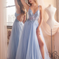 Vestido en Línea de Encaje y Tul.