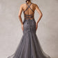 Vestido Corte Sirena, de Tul Bordado, Con Tirantes y Escote Corazón, Colores Charcoal y Res