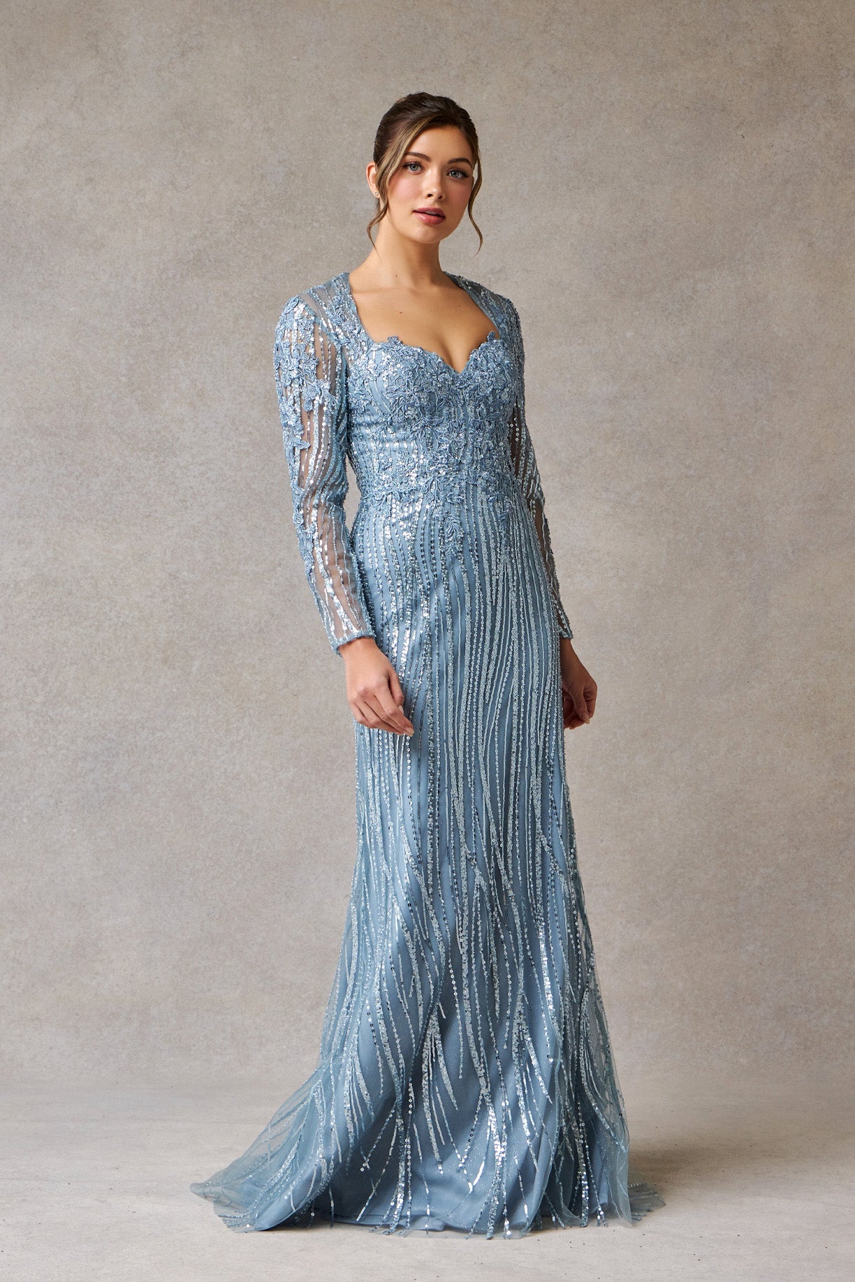 Vestido en Línea Recta Con Lentejuelas Y Manga larga Color Ice Blue.
