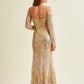 Vestido Entallado, con Hombros Descubiertos, Manga Larga, Escote e V y Abertura en la Pierna, Color Gold