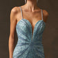 Vestido Corte Recinto, Con Tirantes Finos y Escote en V, Aplicaciones con Lentejuelas, Cristales y Perlas, Color Dusty Blue