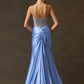 Vestido Con Corpiño Bordado, con Tirantes Escote Corazón, Cauda Corta y Abertura en la Pierna
