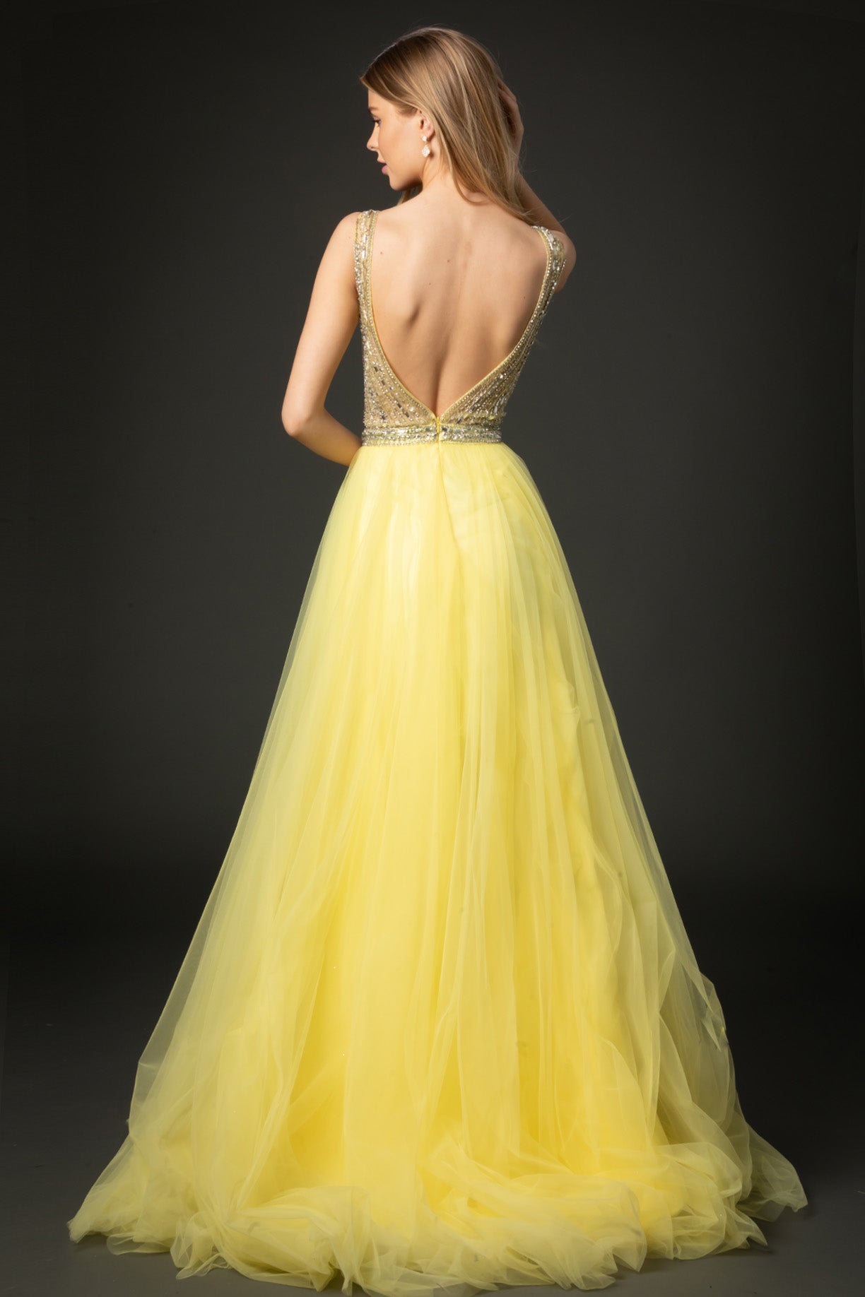 Vestido Línea A Con Sin Mangas Escote V Color Yellow Silver.
