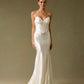 Vestido de Novia Corte Sirena Sin Tirantes y con Cola  Off White.