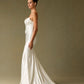 Vestido de Novia Corte Sirena Sin Tirantes y con Cola  Off White.