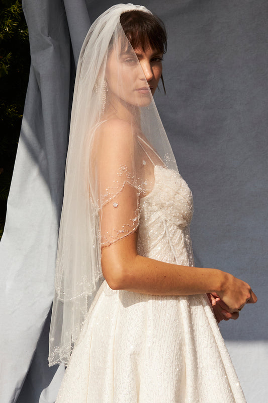 Velo de Novia Corto en Capas, Color Off White