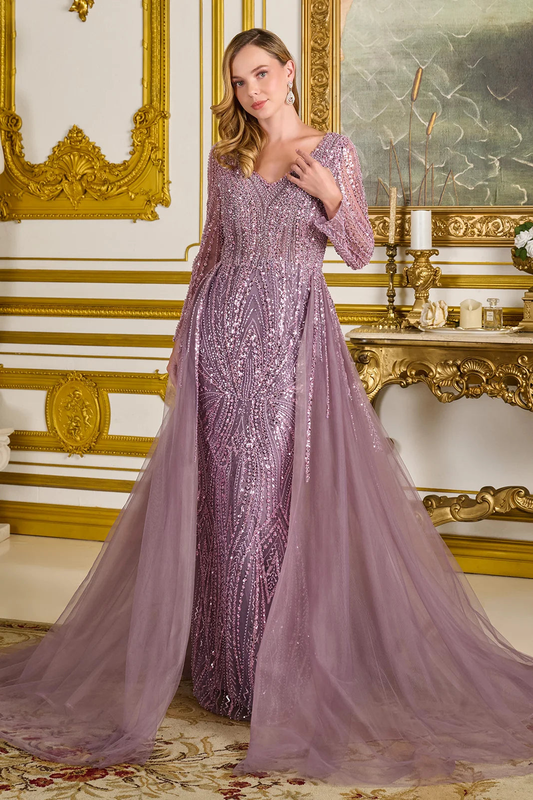 Vestido Manga Larga, Cuello en V con Sobre Falda y Aplicaciones en Cuentas y Lentejuelas, Color Mauve