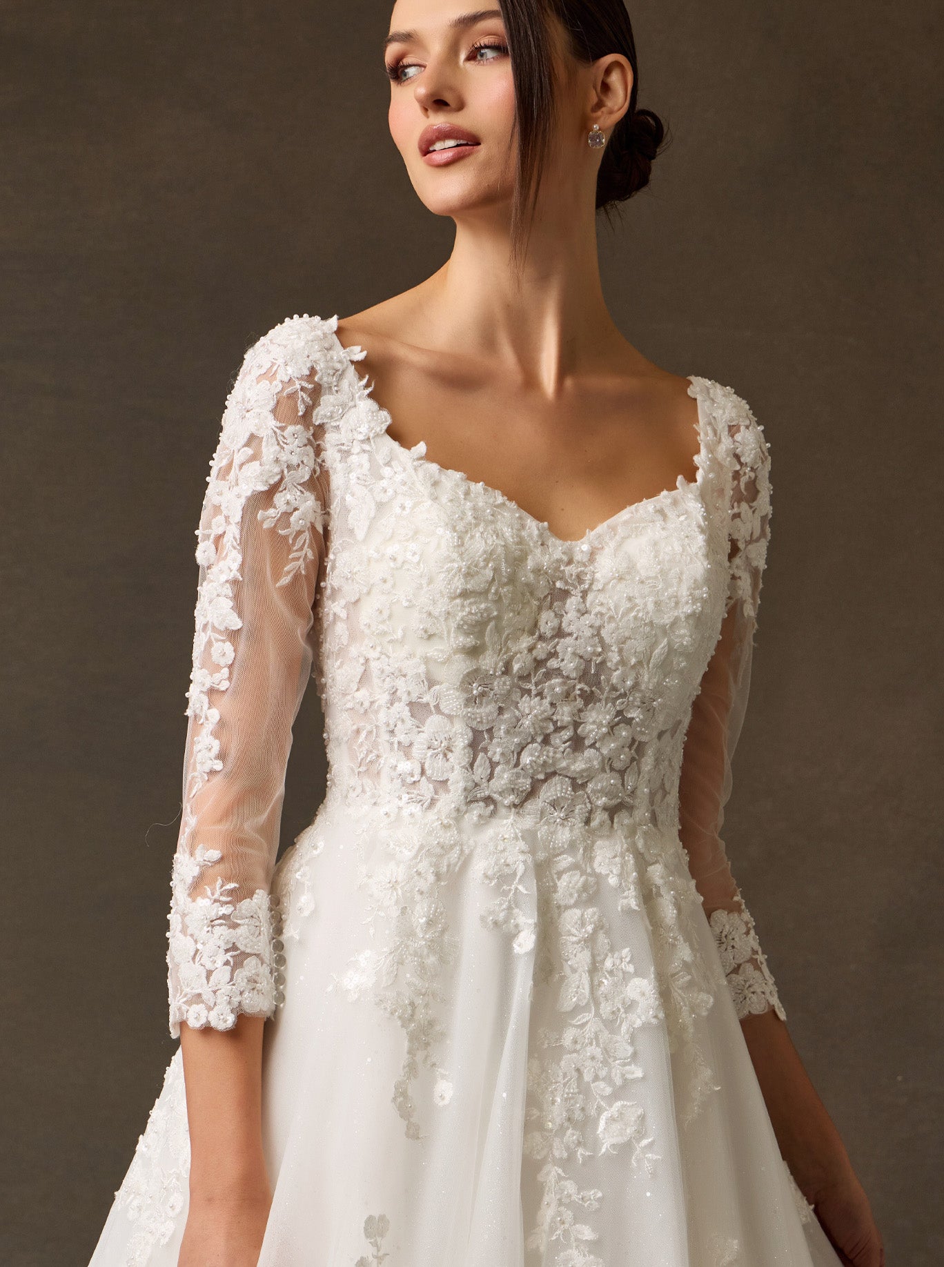 Vestido de Novia con Mangas 3/4, Escote Corazón, con Lazos en la Espalda, Color Off White