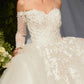 Vestido de Novia en Línea A con Hombros Descubiertos, Escote Corazón  y Mangas Largas.
