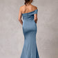 Vestido Entallado Manga Caída a Un Solo Hombro, Detalle de Drapeado al Frente con Aplicación a Un Costado de la Cintura, Color Dusty Blue