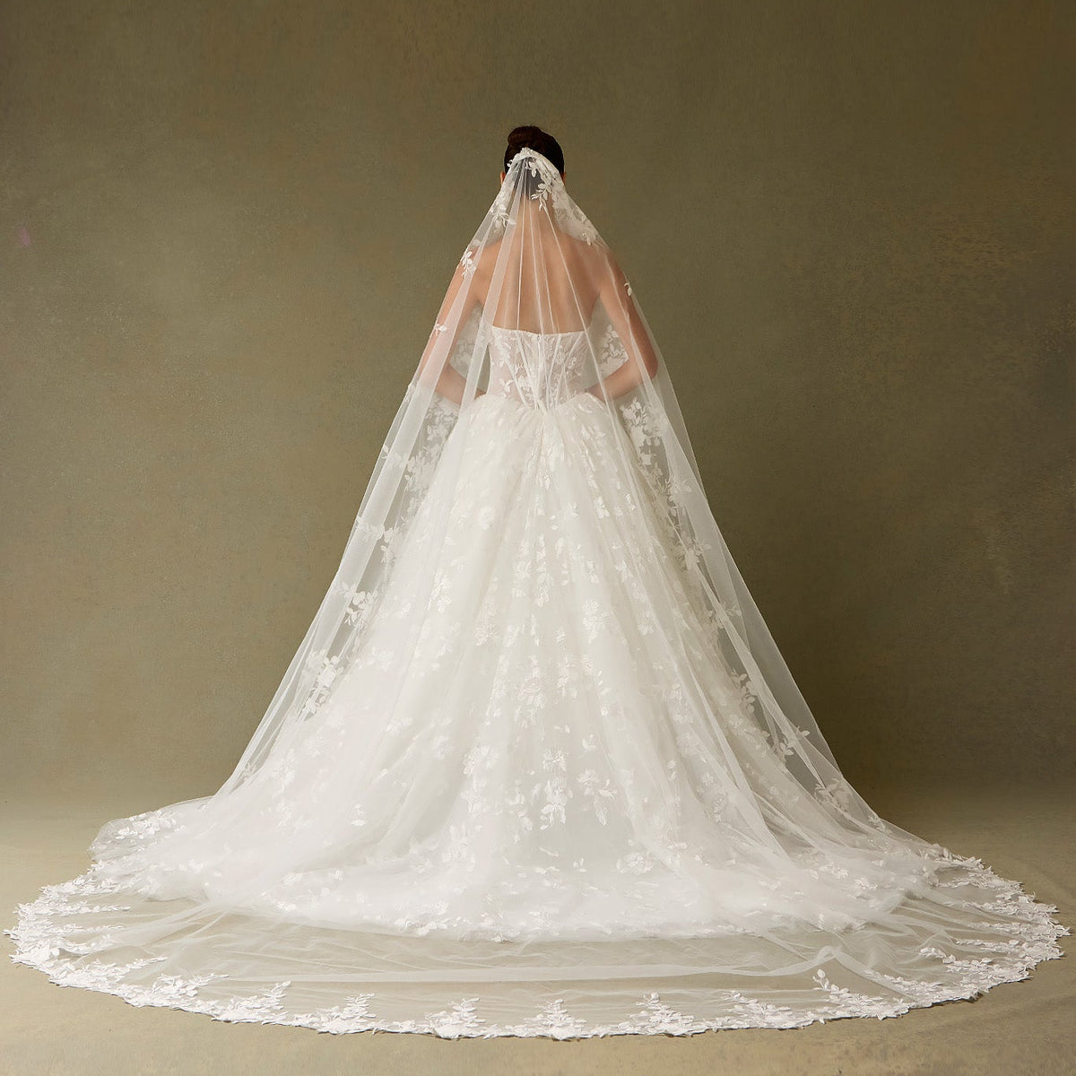 Velo Largo de Novia de Tul Bordado, Color Off White