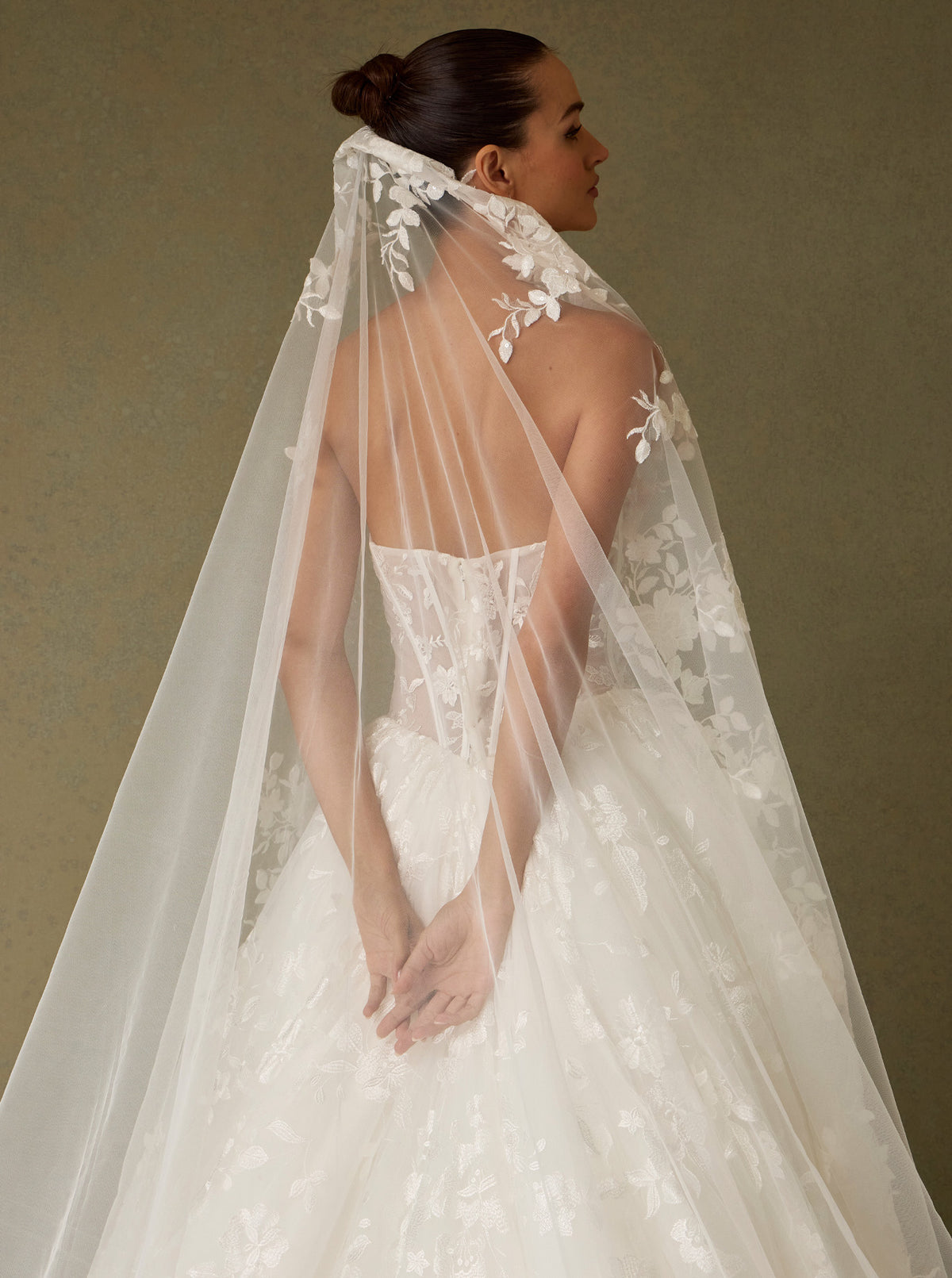 Velo Largo de Novia de Tul Bordado, Color Off White