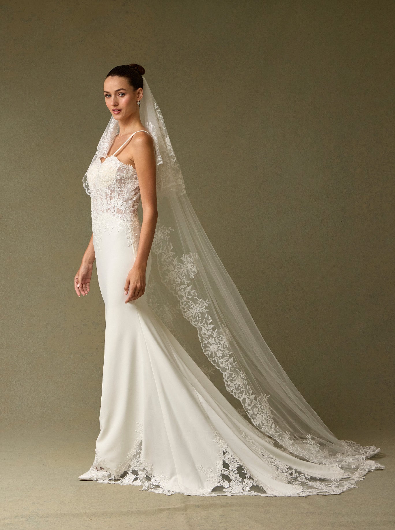 Velo Largo de Tul Bordado, Color Off White