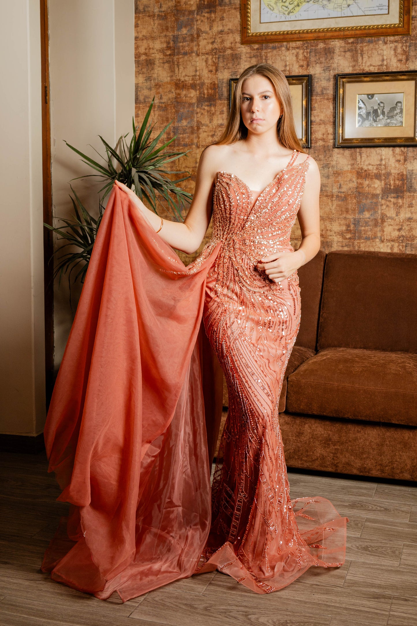 Vestido corte de sirena con extensón color Sienna.