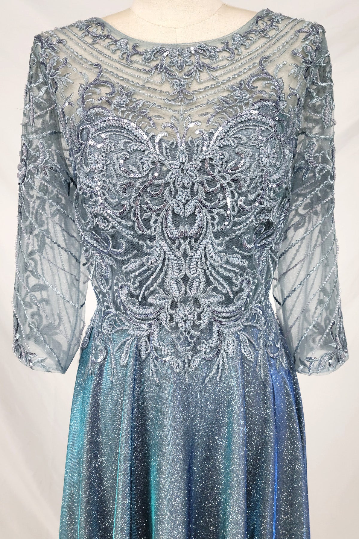 Vestido Midi con Bordados Ornamentales con Lentejuelas y Mangas 3/4 (Varios Colores)