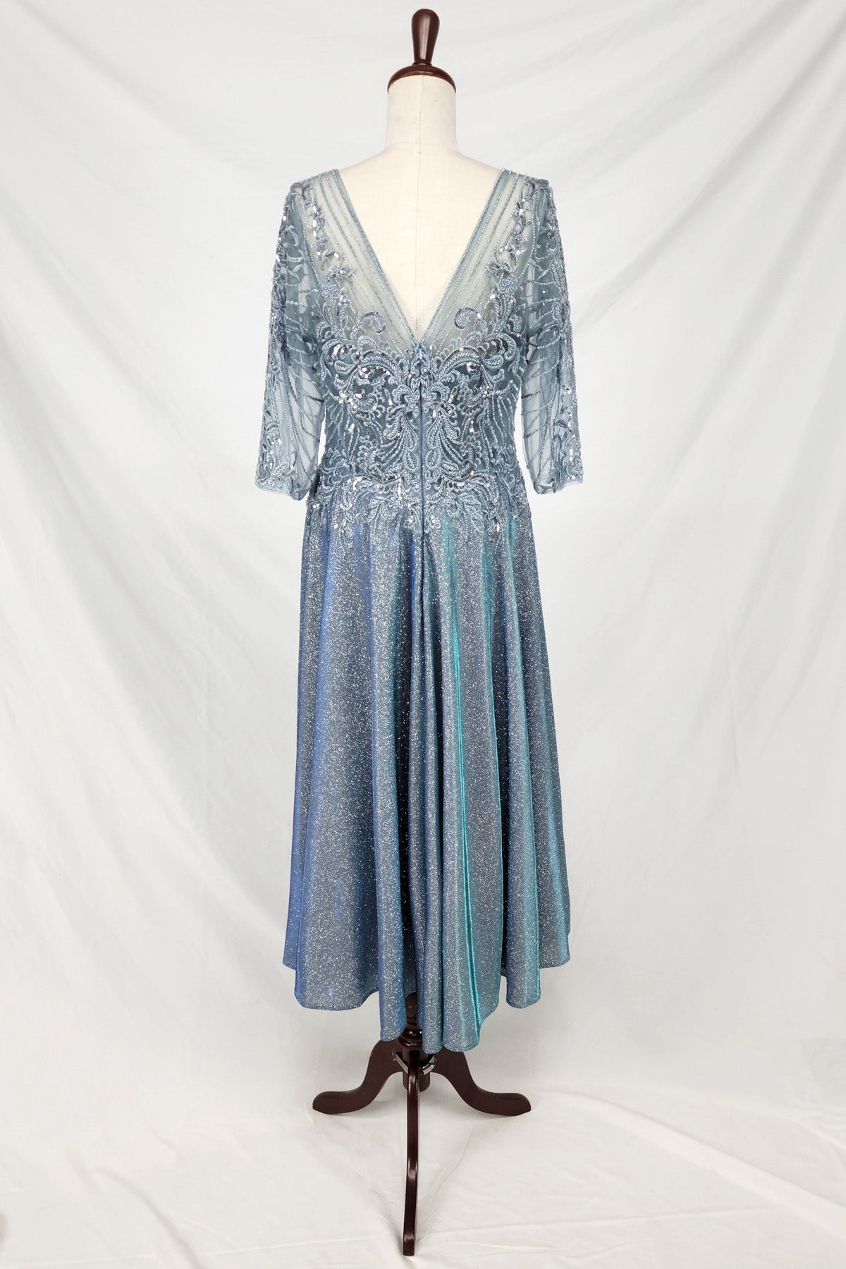 Vestido Midi con Bordados Ornamentales con Lentejuelas y Mangas 3/4 (Varios Colores)