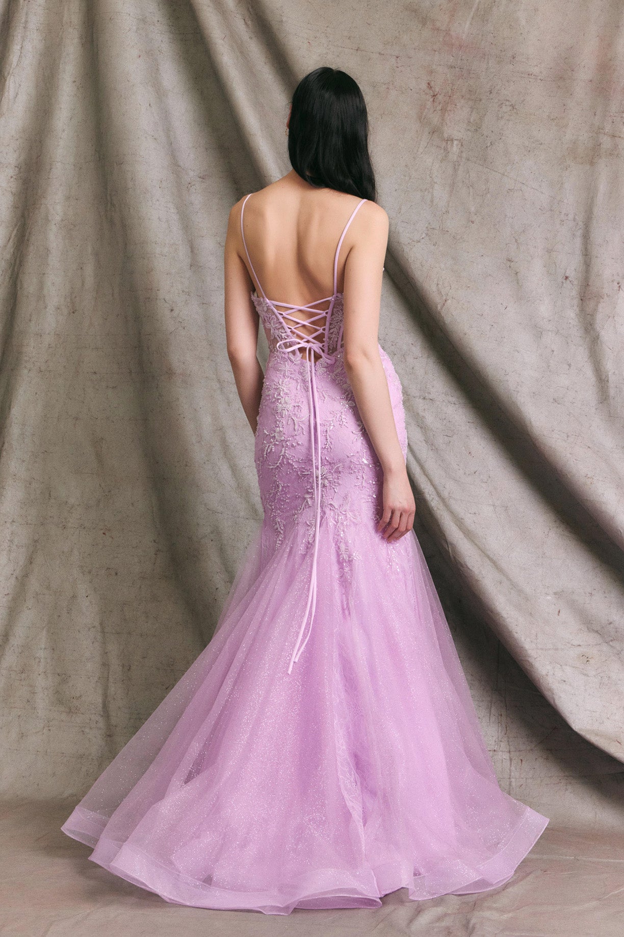 Vestido Corte Sirena de Encaje y Tul de Tirantes y Escote de Corazón Color Lilac