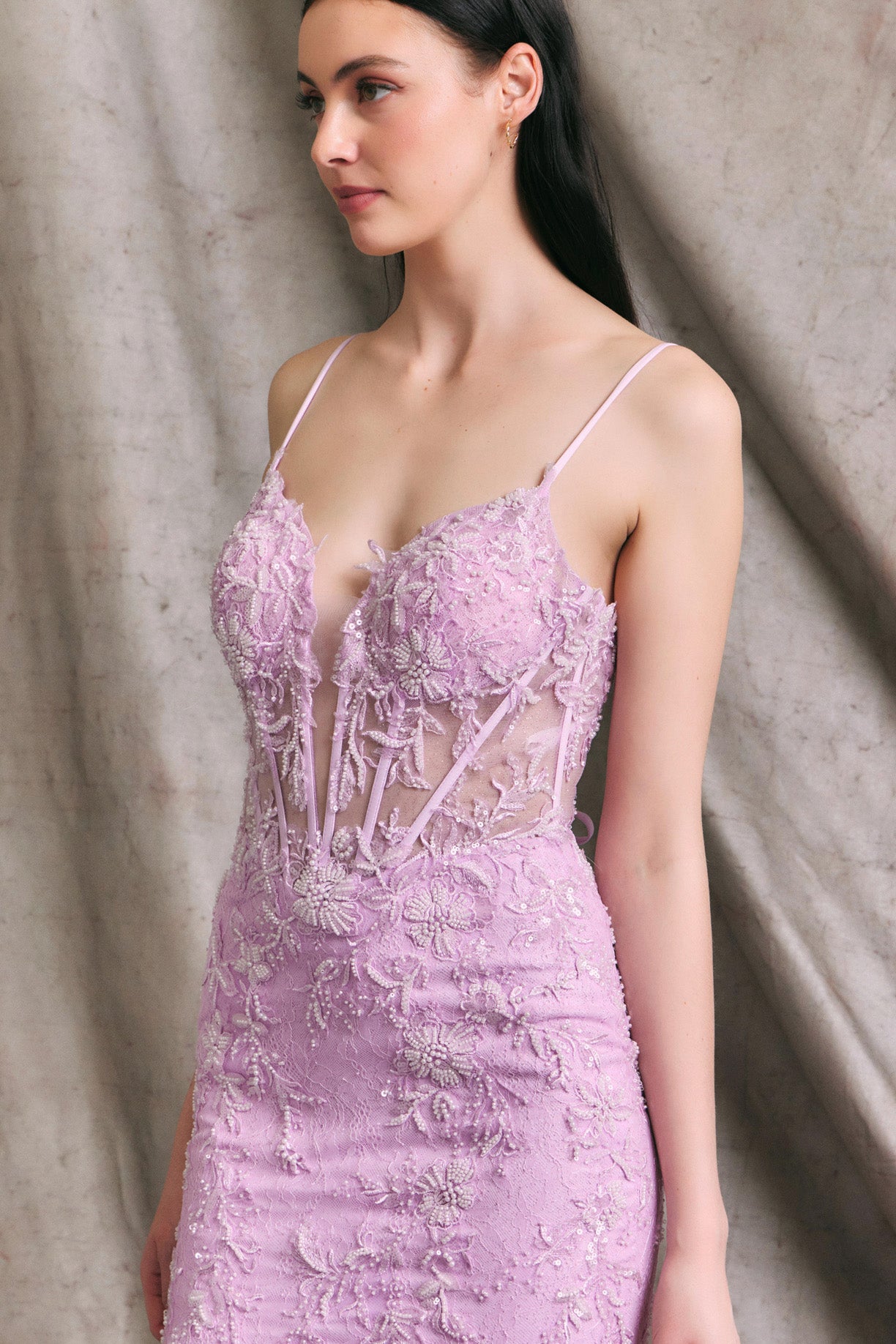 Vestido Corte Sirena de Encaje y Tul de Tirantes y Escote de Corazón Color Lilac