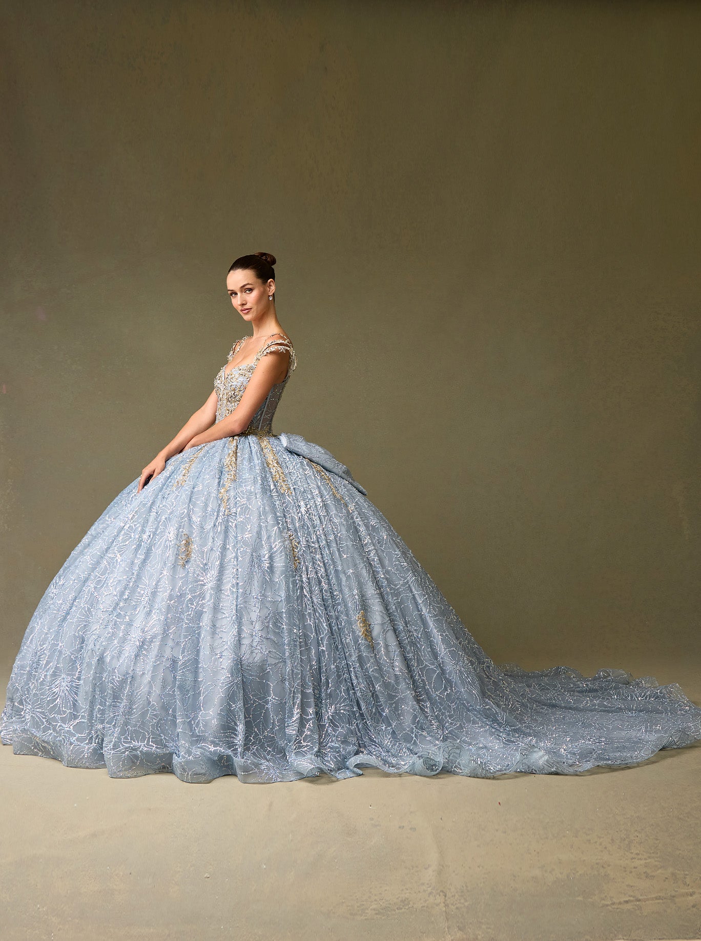 Vestido de Fiesta de Tul Bordado, Con Tirantes y Cauda Desmontable, Color Ice Blues Gold